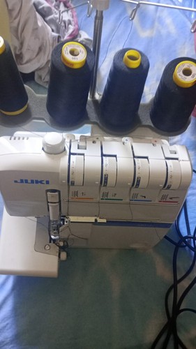 Macchina cucire taglia e - cucire,